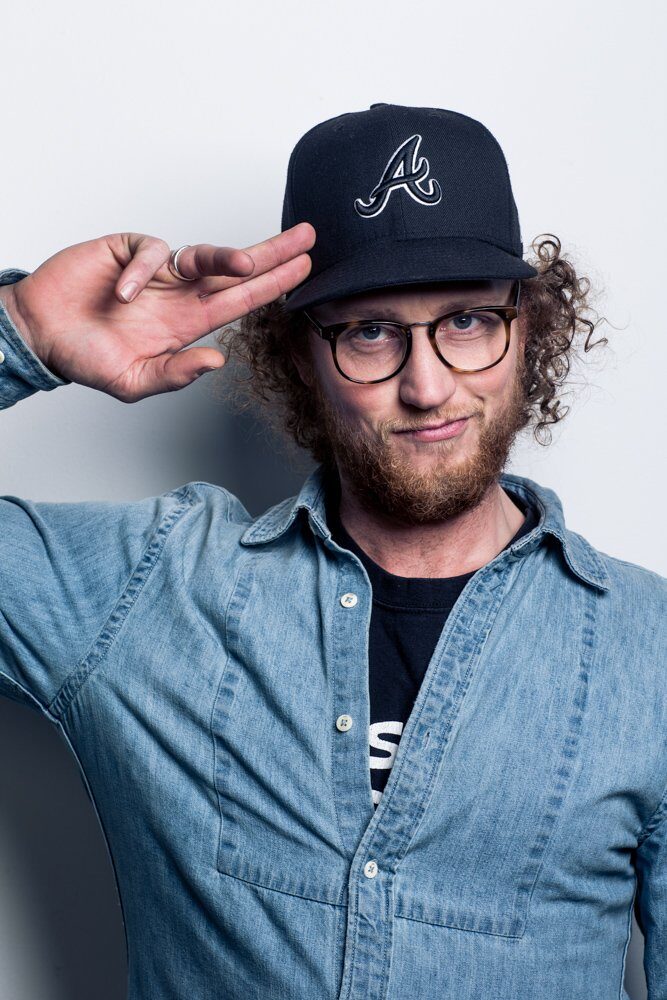 Portret van Alex met pet
